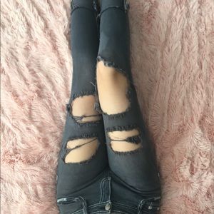 Dark destroyed boyfriend jeans